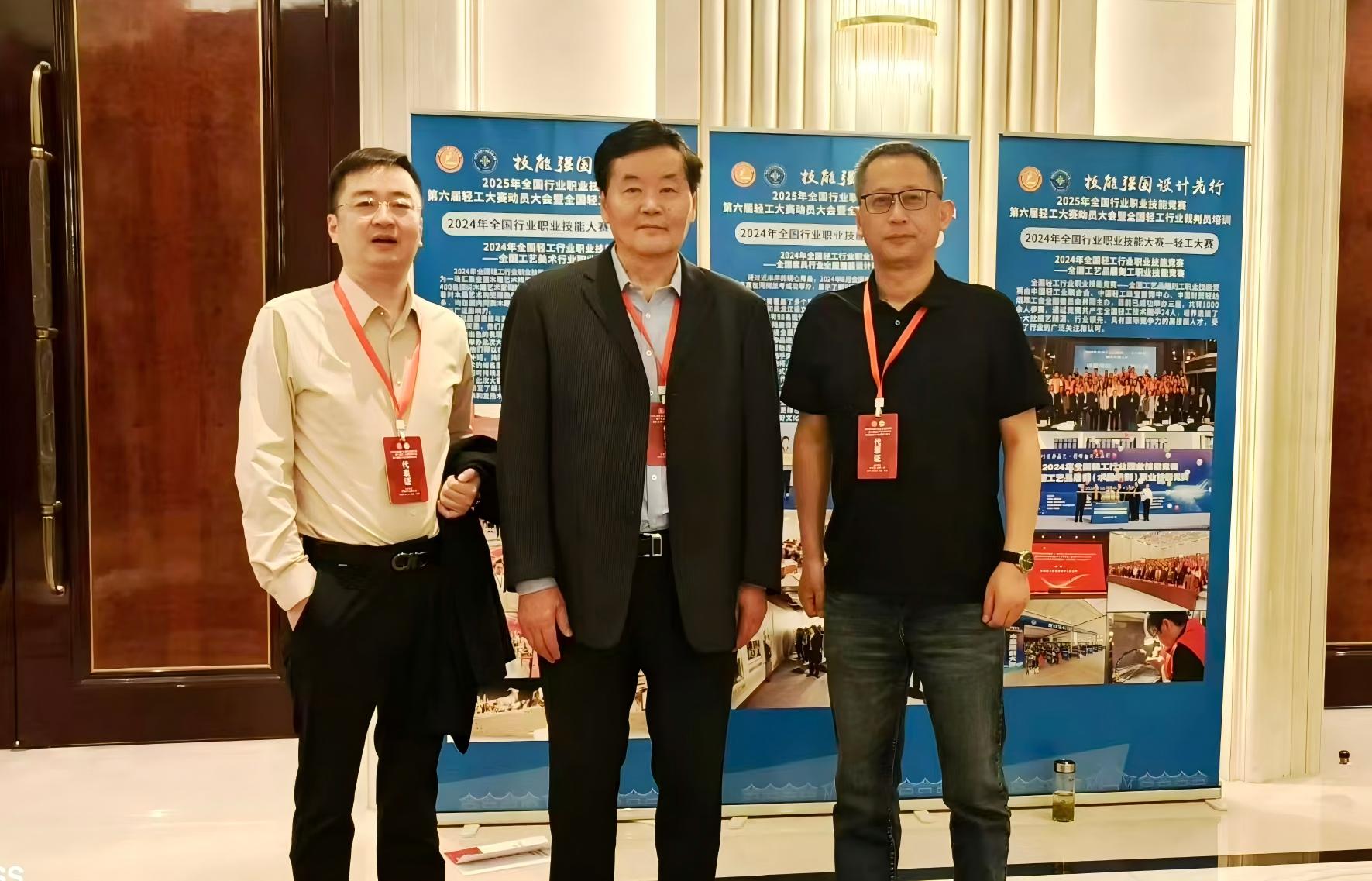 b7c9babf5eda8c6b698edbfd243d1558.jpg b7c9babf5eda8c6b698edbfd243d1558.jpg